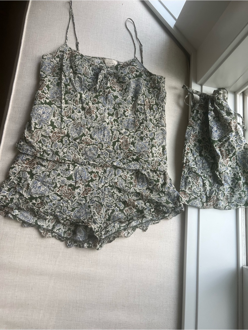 Sezane three pice set! 36 small 4 paisley